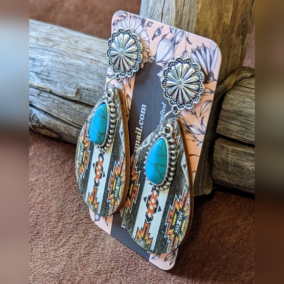 2/$12 NWT Wooden Aztec Post Earrings W Turquoise Color Stone Drop - Picture 3 of 4